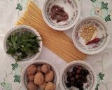 A picture of step 1 of Spaghetti Aglio e Olio My Way.