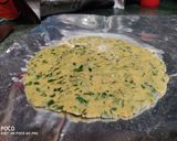 A picture of step 3 of Methi paratha.
