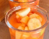صورة لخطوة 2 من وصفة سلاطة فواكه صيفية منعشة 🌞🍎🍌🥝🍍🍏🍓