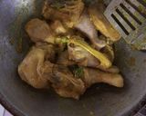 Foto langkah ke 4 dari resep Ayam goreng kuning gurih.