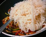 હક્કા નૂડલ્સ (Hakka Noodles Recipe in Gujarati) રેસીપી સ્ટેપ4ફોટો