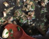 Foto langkah ke 3 dari resep Pappardelle Cioccolato ai Funghi || Pasta Coklat Saus Jamur.