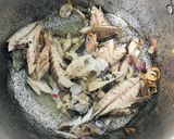 Hình bước làm 2 của món Canh lá nhíp rừng