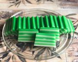 Foto langkah ke 7 dari resep Kue lapis tepung beras anti gagal (Takaran Sendok).