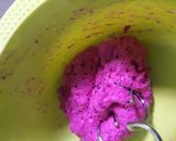 Foto langkah ke 6 dari resep Roti Tawar Buah Naga Eggless.