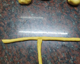 Foto del paso 3 de la receta: Pancitos trenzados de zapallo