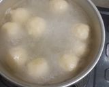 Foto langkah ke 5 dari resep Bakso goreng tepung instan praktis.