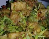 Foto langkah ke 8 dari resep Oseng Pedas Tempe dengan Bunga Pepaya dan Terong Pokak.