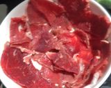 Hình bước làm 2 của món Bò cuộn nấm kim chi