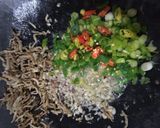 Foto langkah ke 3 dari resep Nasi Goreng Teri Medan.