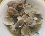 Foto del paso 3 de la receta: Almejas amb salsa marinera verde i vi blanc