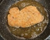Foto del paso 3 de la receta: Entremuslos empanados con queso