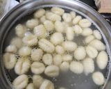 Foto del paso 2 de la receta: Ñoquis de papa con salsa y alitas de pollo
