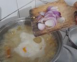 Foto langkah ke 4 dari resep Tinutuan (Bubur Manado) dan Sambal Ikan Roa.