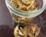 A picture of step 2 of My Dried Kiwi. ❤.