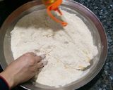 A picture of step 2 of Asian Patatoe paratha.