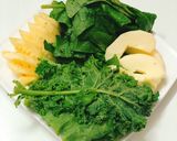Hình bước làm 1 của món Sinh tố rau bina, kale, dứa, táo