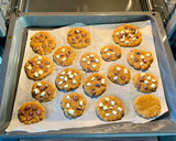 Foto del paso 5 de la receta: Cookies con chips de chocolate