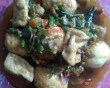 Foto langkah ke 5 dari resep Telur dan tahu cabe hijau.