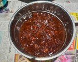 A picture of step 1 of Tamarind dates chutney.