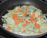Foto del paso 2 de la receta: Pasta salteada mar y montaña
