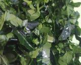 Foto langkah ke 1 dari resep Tumis Teri Daun Pepaya.