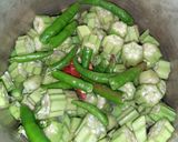 A picture of step 2 of Bhindi bhaji.