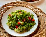 Foto langkah ke 3 dari resep Tumis Daun kencur teri.