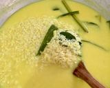 Foto langkah ke 4 dari resep Nasi Kuning Harum Gurih bawang putih ala chef Rudy Choiruddin.
