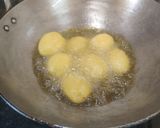 A picture of step 2 of Niramish Aloo Dum.