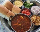 A picture of step 8 of Spicy misal pav.