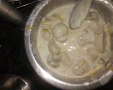 A picture of step 2 of Chilli mushrooms.