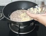 A picture of step 3 of Besan ka khagina بیسن کا خاگینہ.