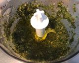 Une image de l'étape 7 de Purée de piments indiens à l'ail fumé, coriandre et citron.