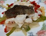 Foto del paso 7 de la receta: Bacalao desmigado con fritada de pimientos y cebolla