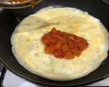 Foto del paso 3 de la receta: Tortilla rellena de pisto de calabacín