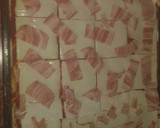 Foto del paso 6 de la receta: Pizza de atún, jamón york, queso rulo de cabra, bacon y cebolla