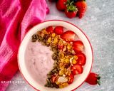 A picture of step 3 of Strawberry Yoghurt Breakfast Bowl.
