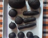 A picture of step 12 of Halloween themed Chocolate cake (pops).