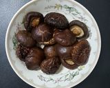 รูปขั้นตอนการทำที่ 2 ของ น่องไก่ตุ๋นยาจีน