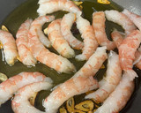 Foto del paso 3 de la receta: Gambones al ajillo muy mediterráneos