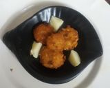 A picture of step 5 of Special aloo mitha gulgulla.