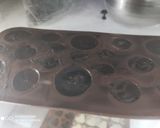 चॉकलेट इन डिफरेंट शेप (Chocolate in Different shape recipe in hindi) रेसिपी चरण 4 फोटो