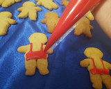 Foto del paso 5 de la receta: Galletitas de jengibre decoradas