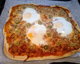Foto del paso 4 de la receta: Pizza de atún y huevo con masa de cerveza