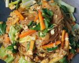 Foto langkah ke 6 dari resep Bihun Goreng Pedas Manis.