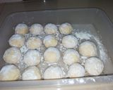 A picture of step 2 of Naan.
