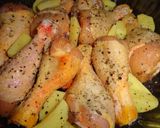 Foto del paso 3 de la receta: Jamoncitos de pollo y patatas al horno con sobrasada