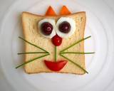 صورة الخطوة 1 من وصفة توست بأشكال محببة للاطفال