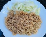 รูปขั้นตอนการทำที่ 1 ของ ยำมาม่าไข่ต้ม คลีน #กินผักรักสุขภาพ5